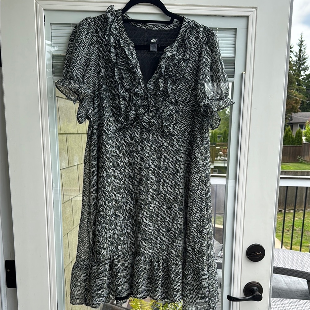 H&M Gray Ruffled Tiered Sundress